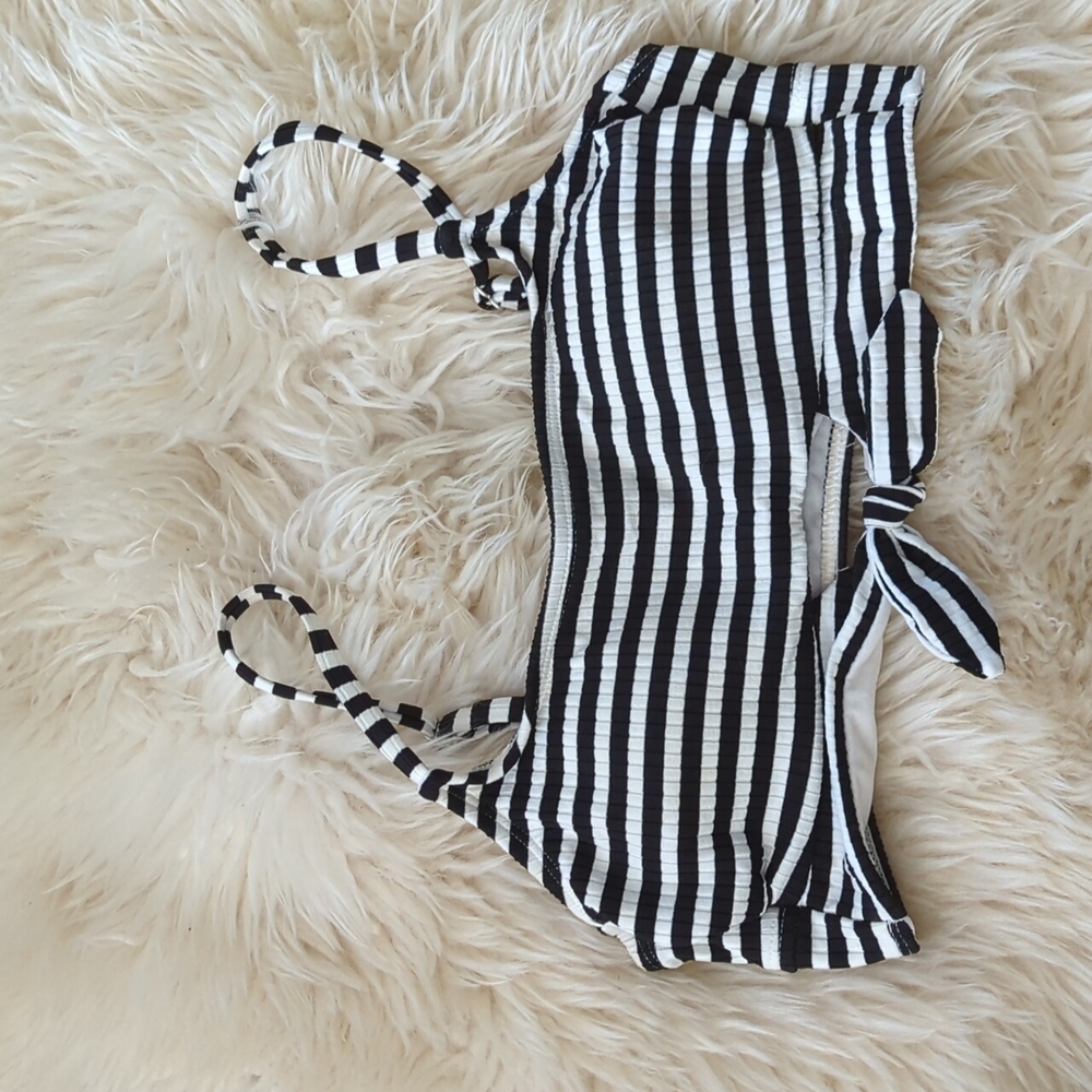 Xhilaration stripped bikini top size M